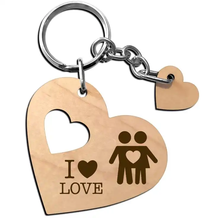 Porte clés cœur en bois gravé